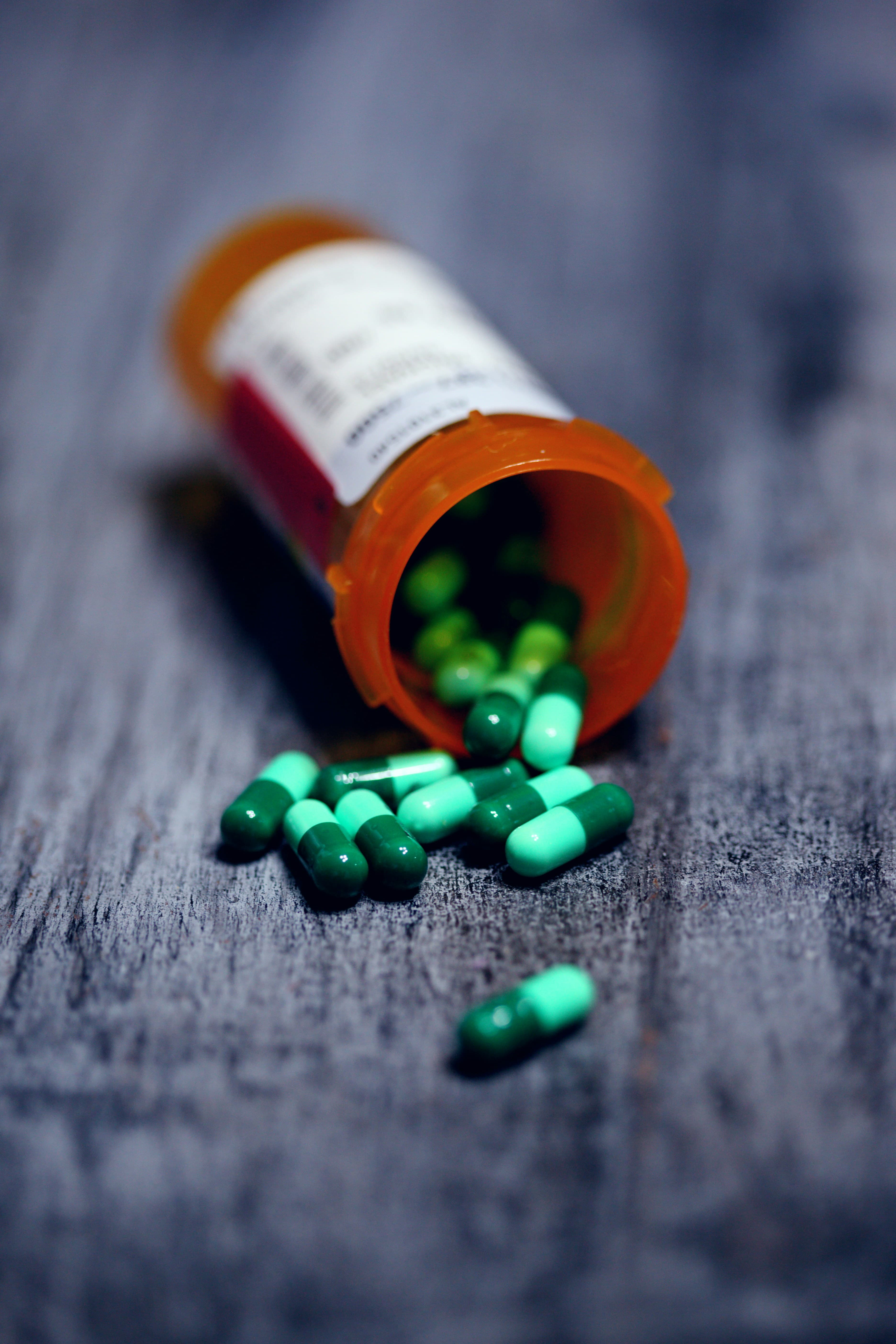 Achats de pharmacies hospitalières : examen de clôture du premier semestre et priorités de réapprovisionnement du deuxième semestre