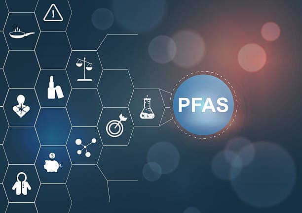 Les PFAS dans les documents d'exportation : comment les exigences d'étiquetage au niveau des États affectent les documents d'expédition